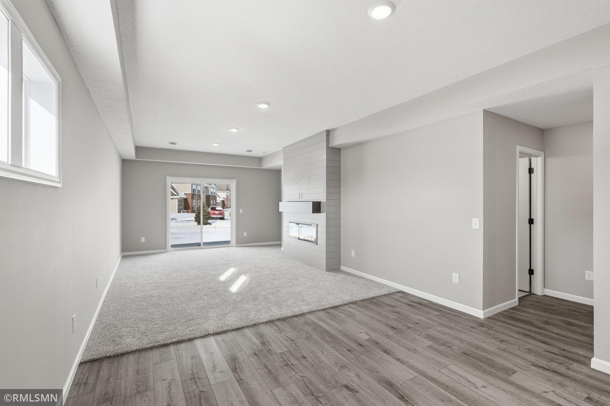 13-web-or-mls-4497 223rd St W-13.jpg