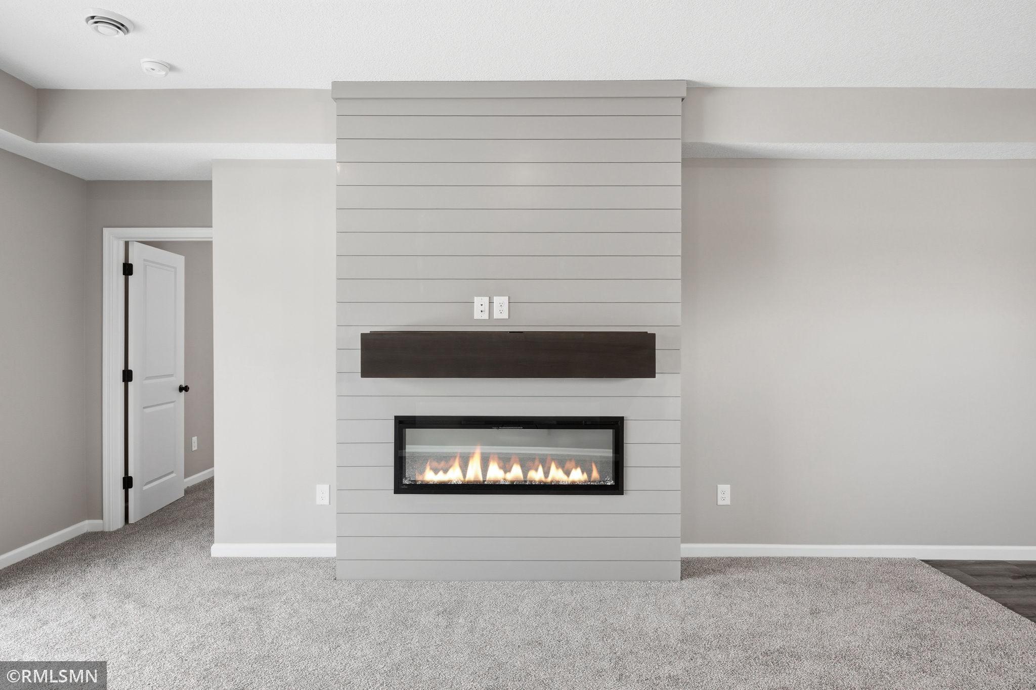 16-web-or-mls-4497 223rd St W-16.jpg