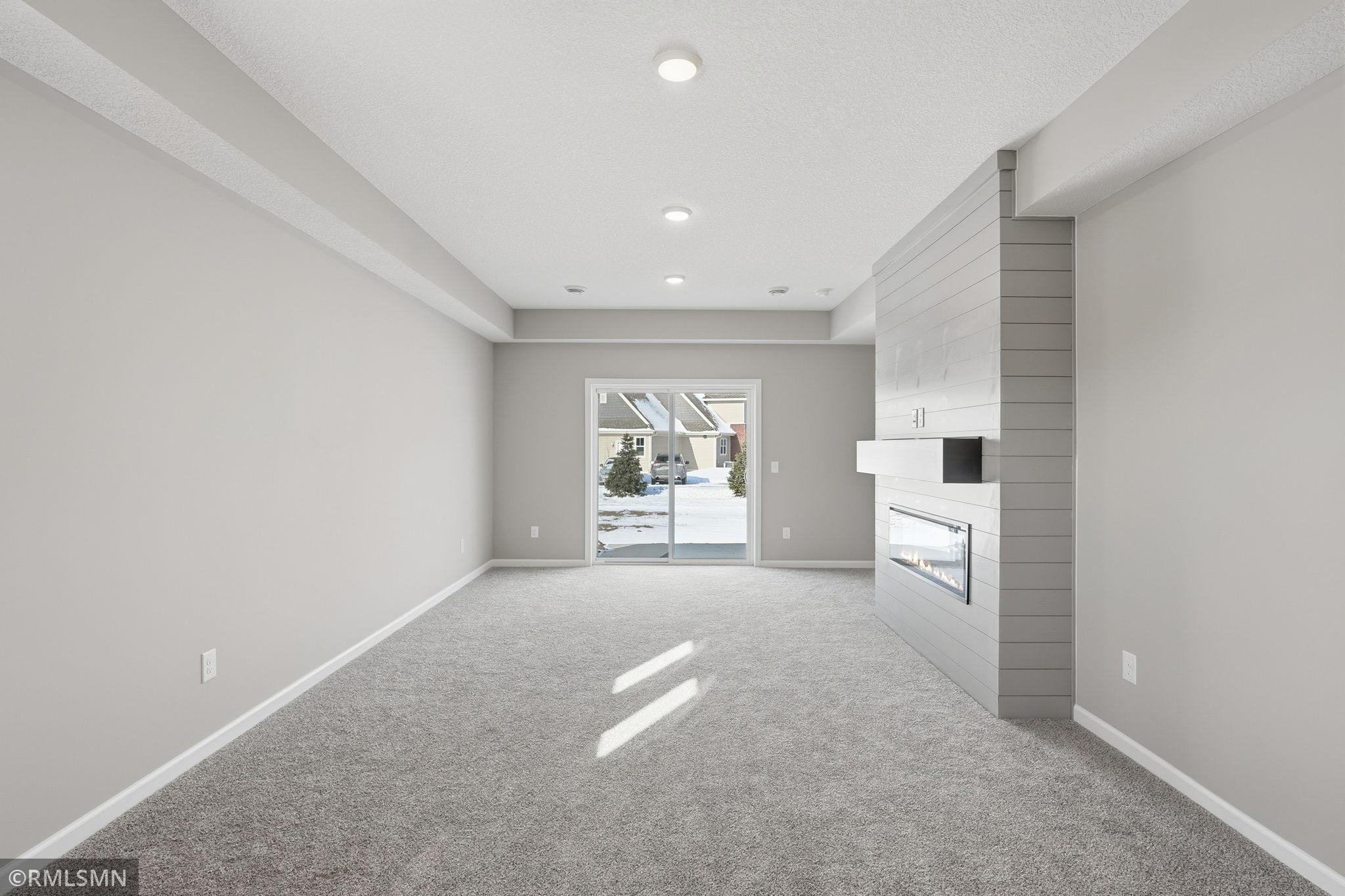 14-web-or-mls-4497 223rd St W-14.jpg