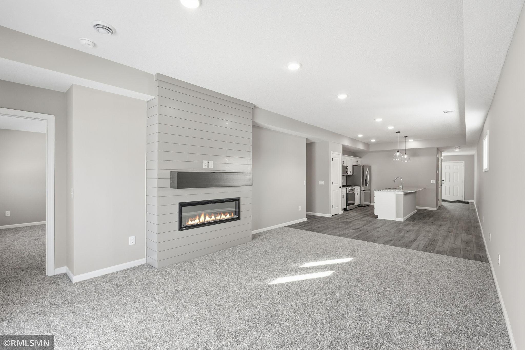 17-web-or-mls-4497 223rd St W-17.jpg