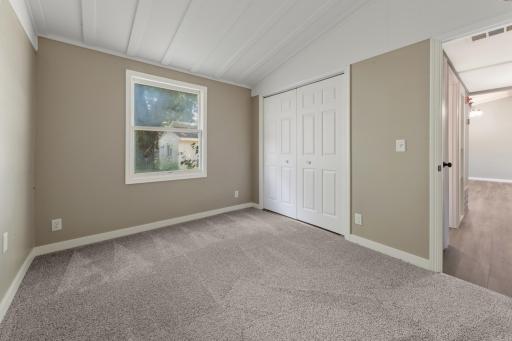 22 main bedroom.jpg