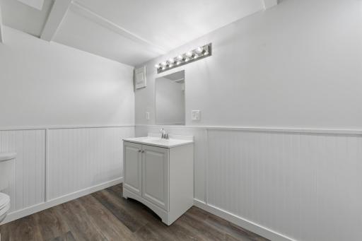 27 bathroom_lower.jpg