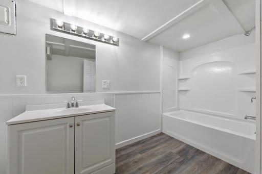 28 bathroom_lower.jpg