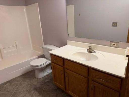 1516 Dublin Court, Shakopee, MN 55379