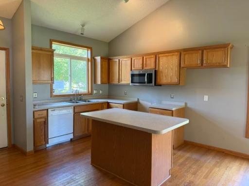 1516 Dublin Court, Shakopee, MN 55379