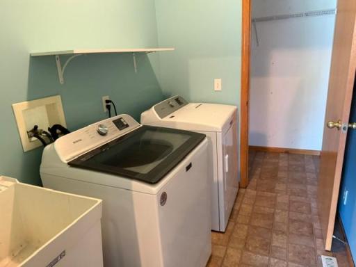 1516 Dublin Court, Shakopee, MN 55379