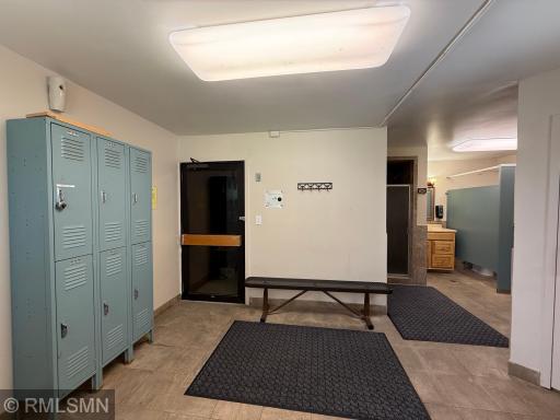 Men & Women's Locker rooms