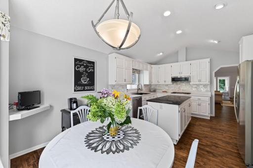 10421 Shelter Grove, Eden Prairie, MN 55347