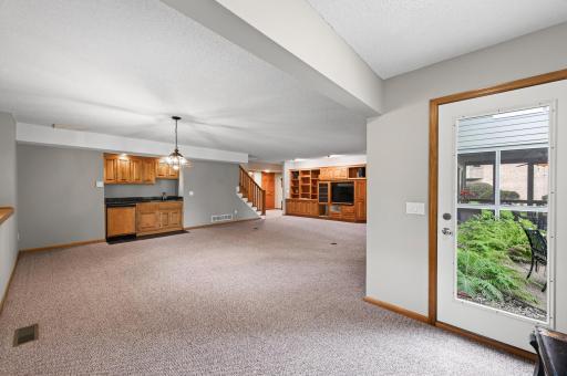 10421 Shelter Grove, Eden Prairie, MN 55347