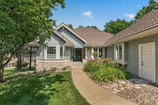 Experience the best of both words of a single family home with the convenience of an association maintained lifestyle.