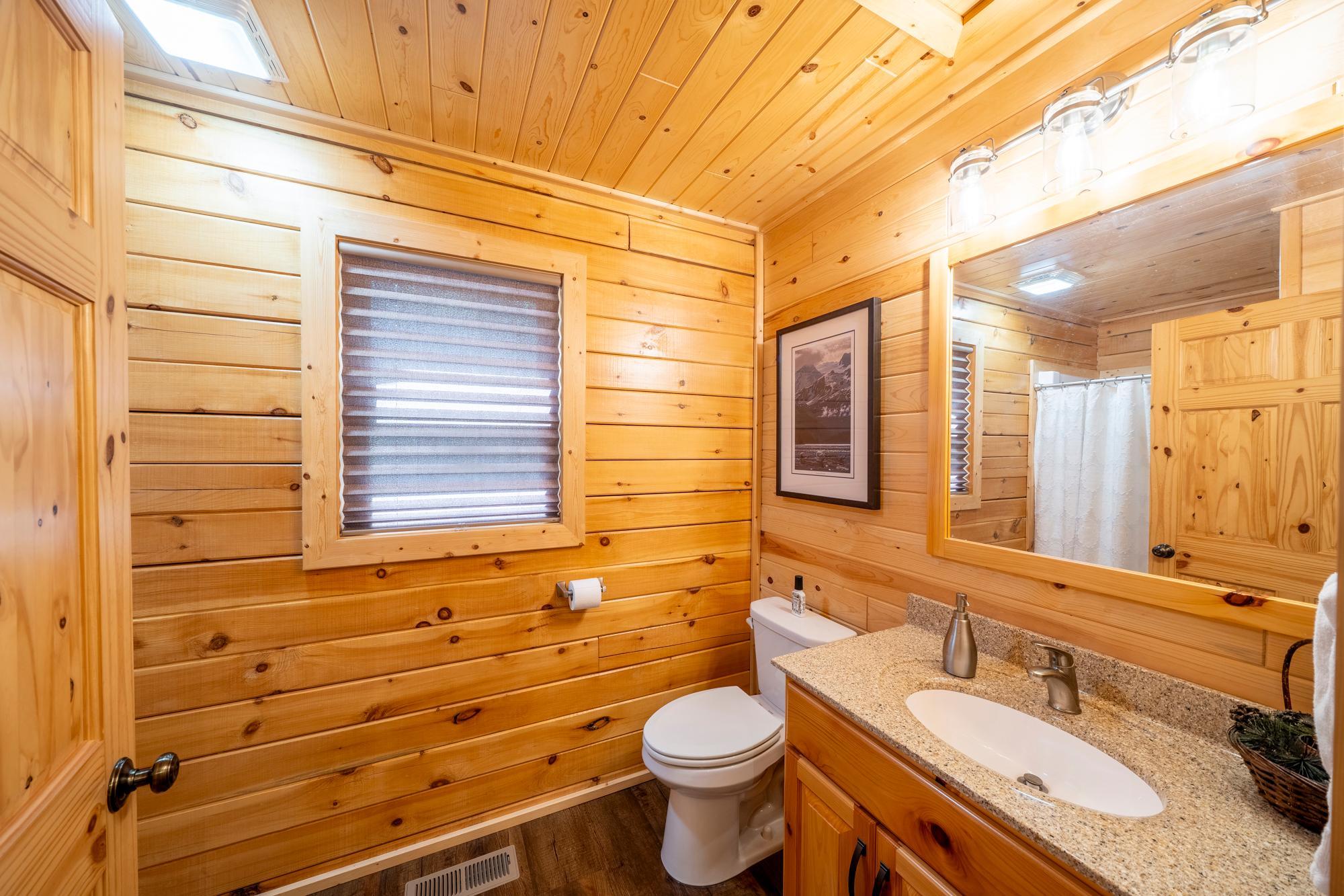 12 mainfloor bathroom.jpg