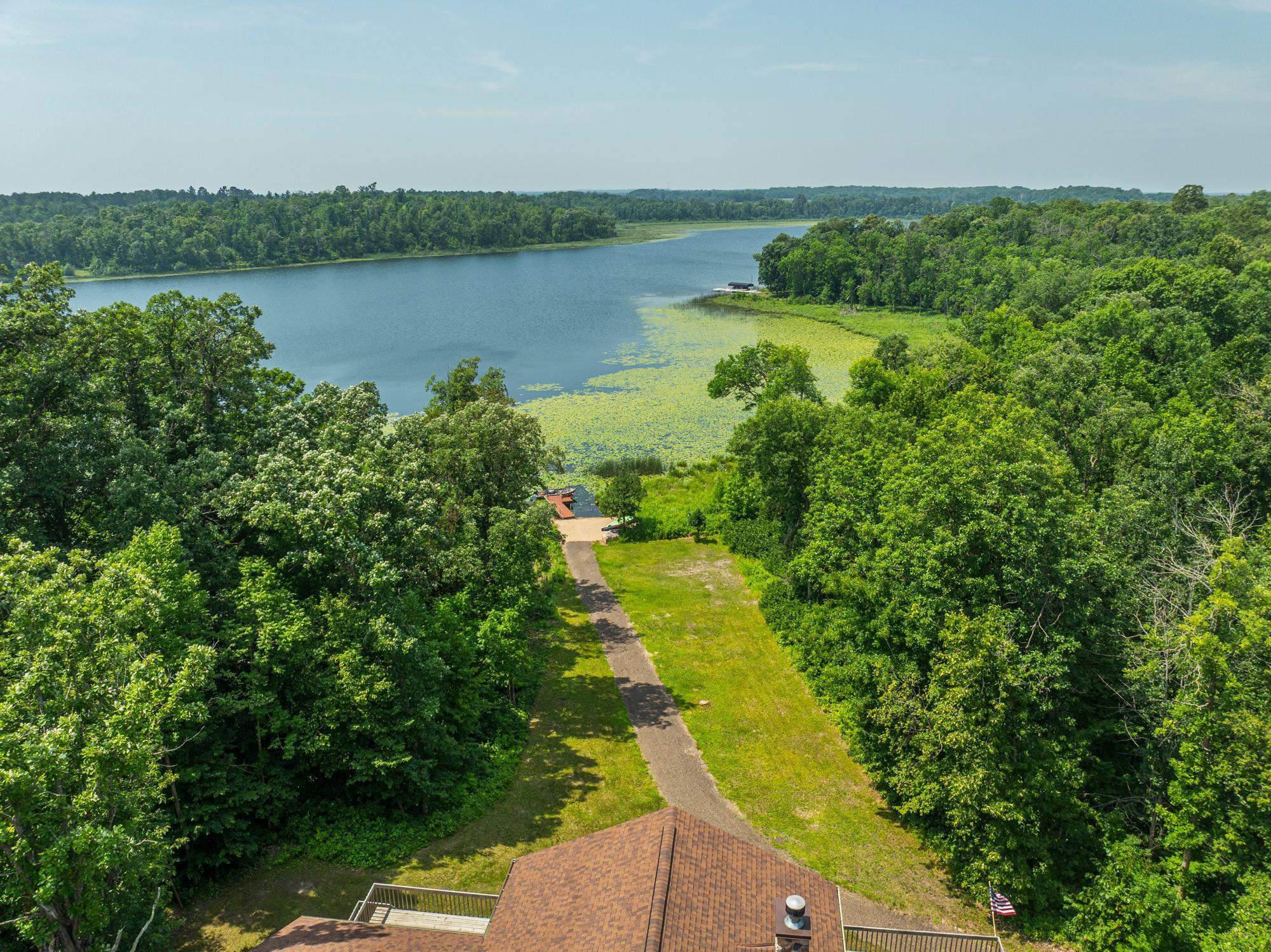 24 BRADLEY_MEDIA_LLC_20111-006.jpg