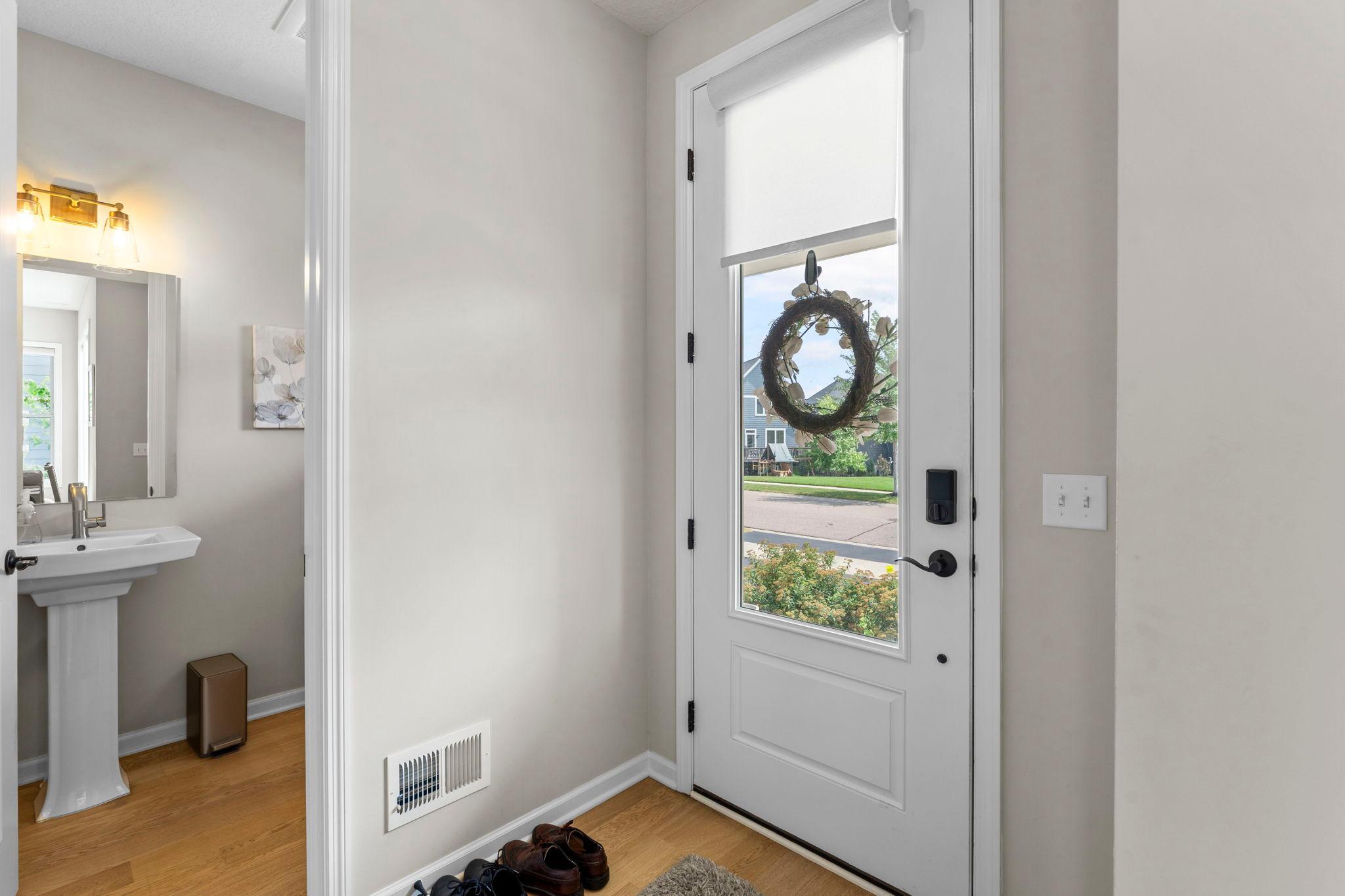 13-web-or-mls-16253 Duskwood Trail-53.jpg