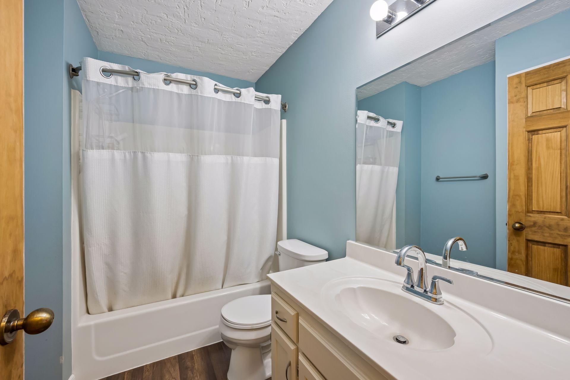 Upper full bath