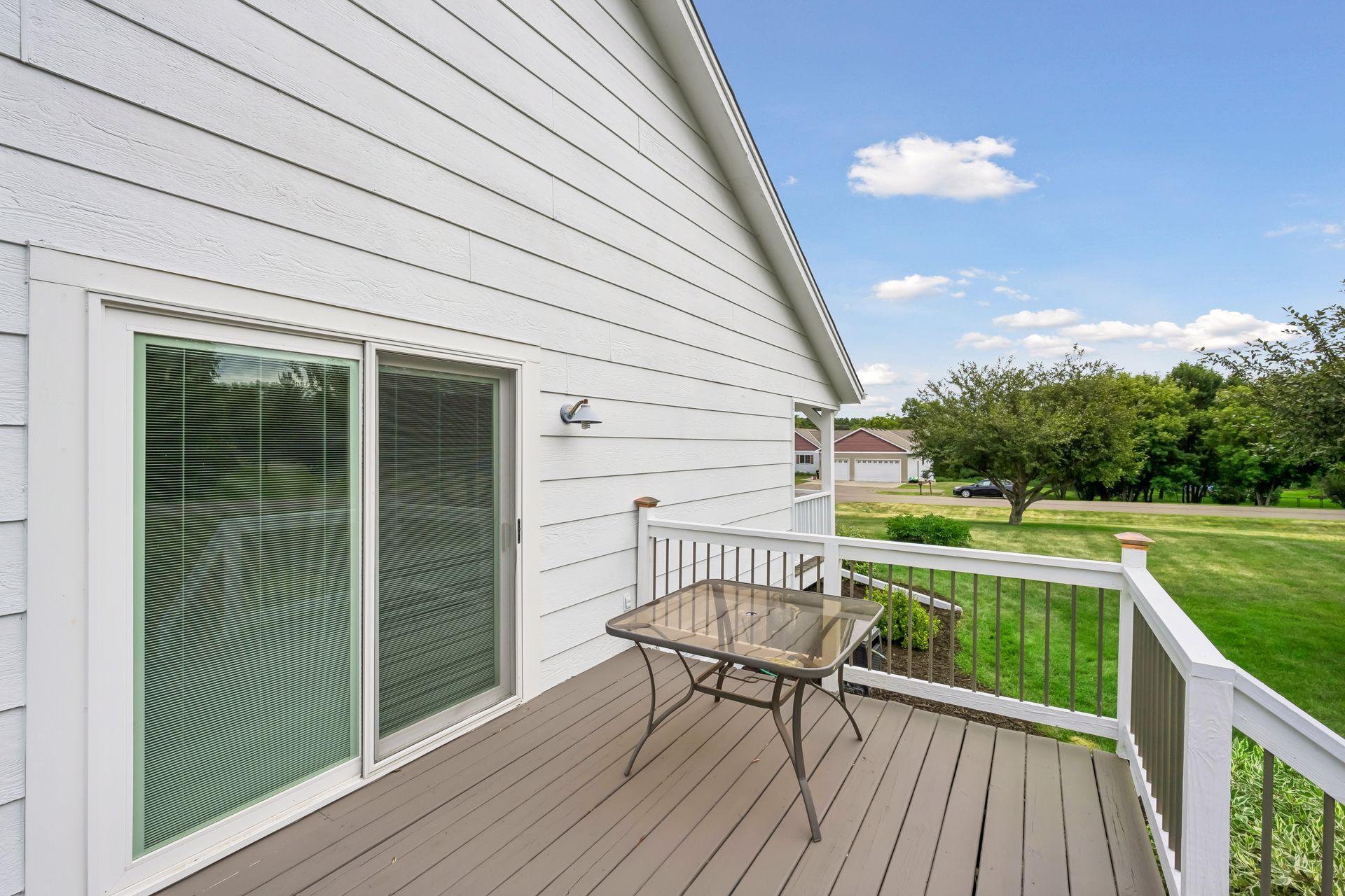 Deck off dining