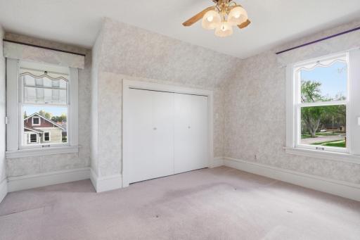 827 7th Avenue SW, Faribault, MN 55021