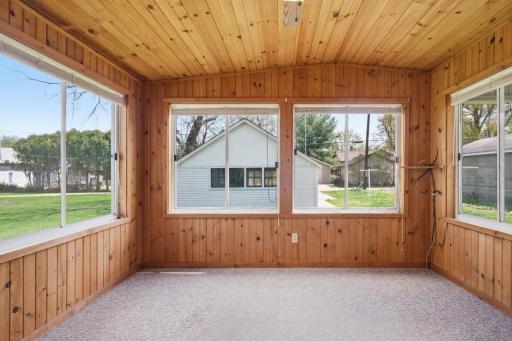827 7th Avenue SW, Faribault, MN 55021