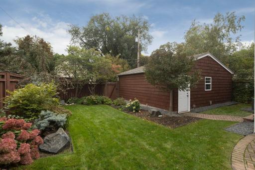 2207 Penn Avenue S, Minneapolis, MN 55405
