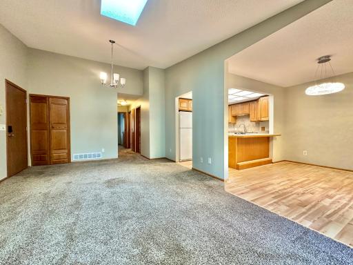This 2 bed, 1 bath has an open airy feel and has a very user friendly layout.