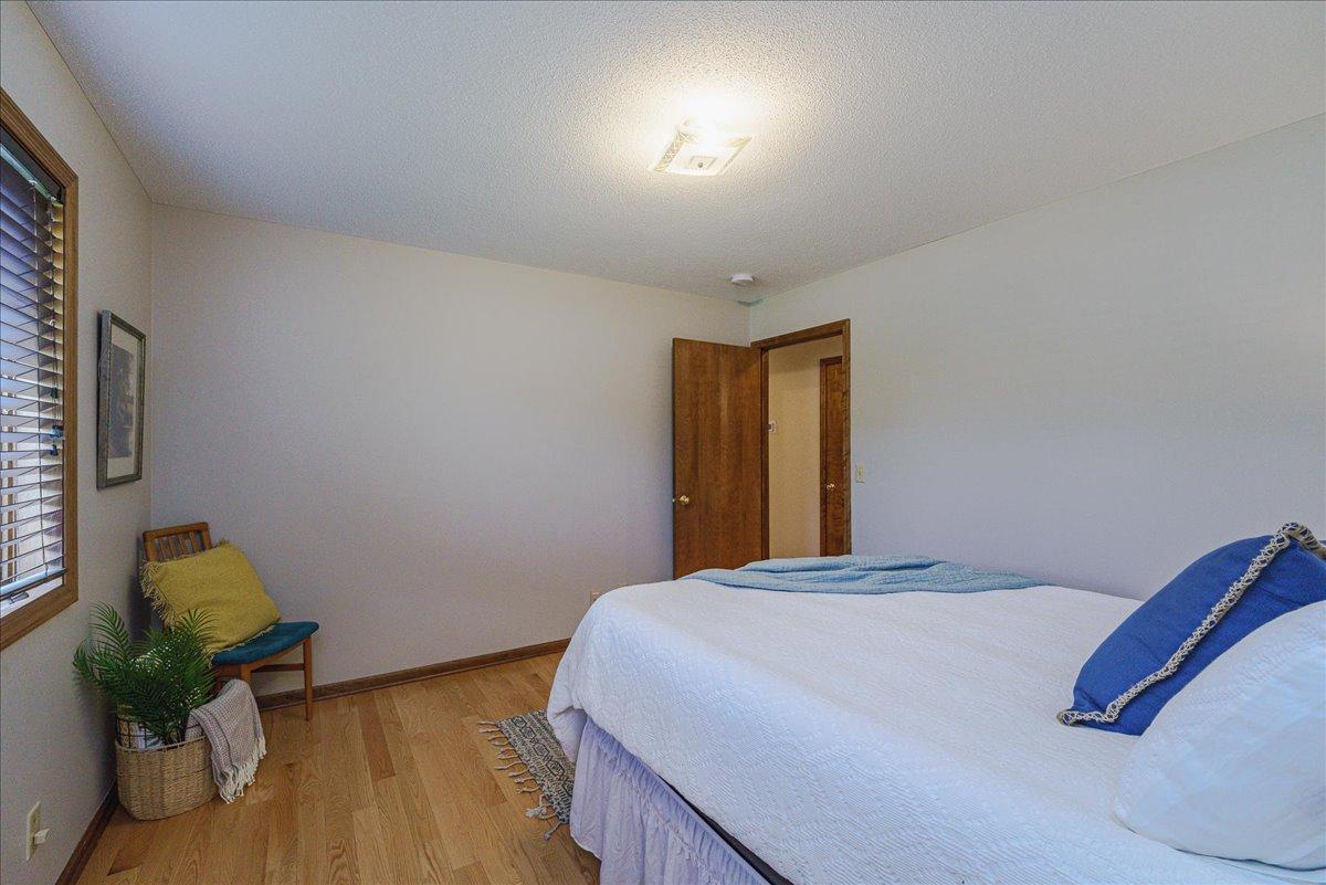 31-Bedroom 1.jpg
