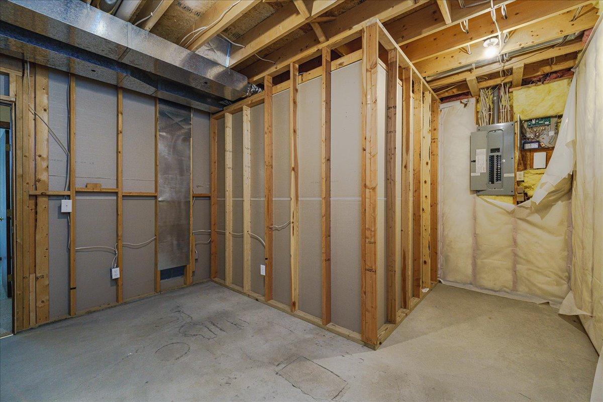 60-Storage.jpg