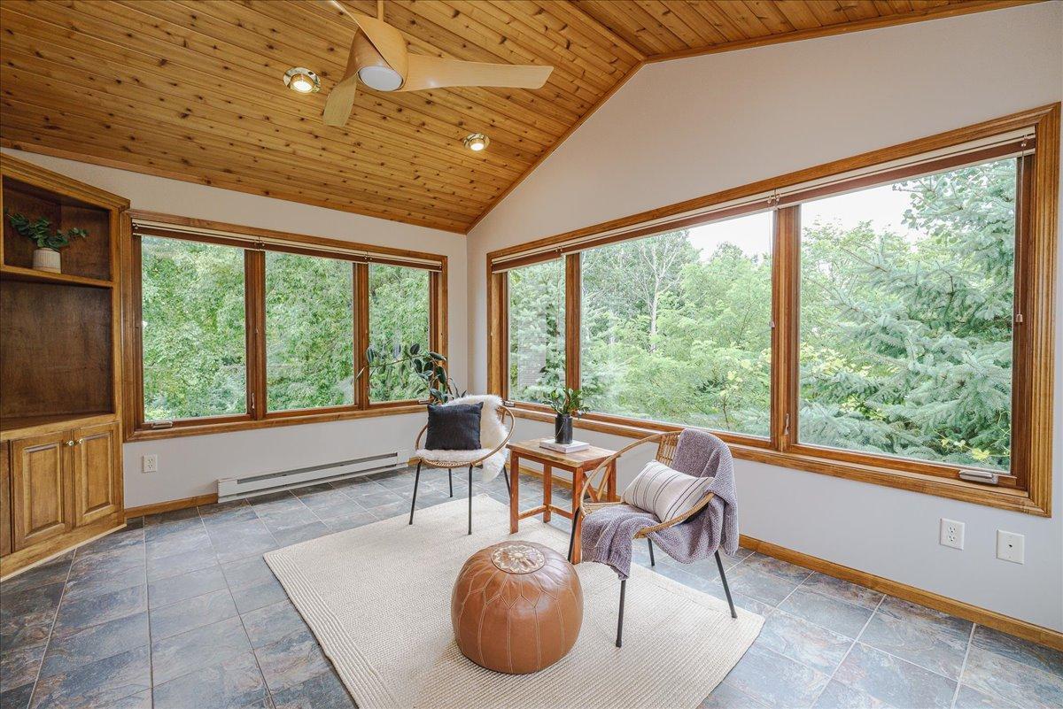 22-Sun Room.jpg
