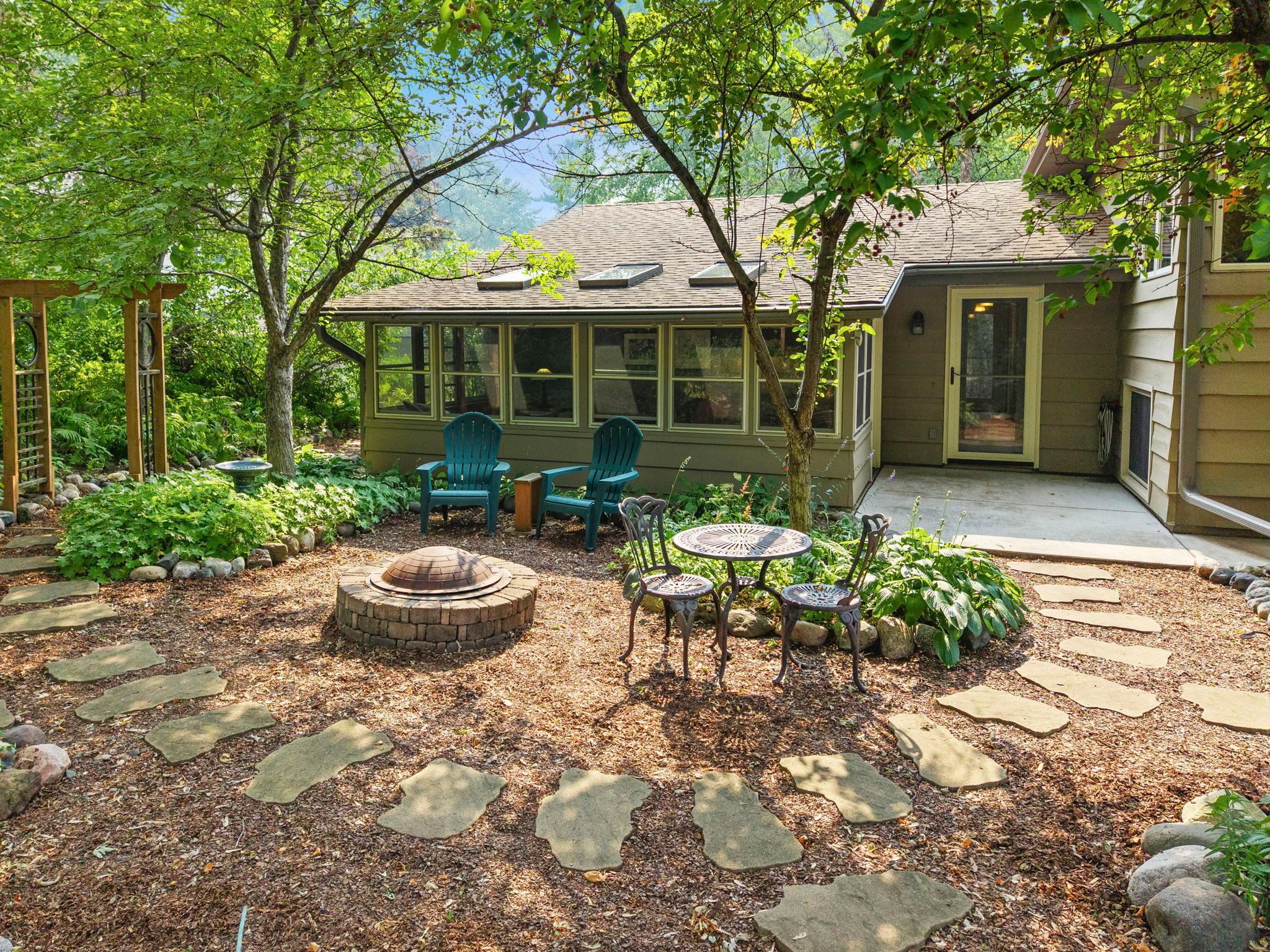 Firepit, 3 season porch with skylights