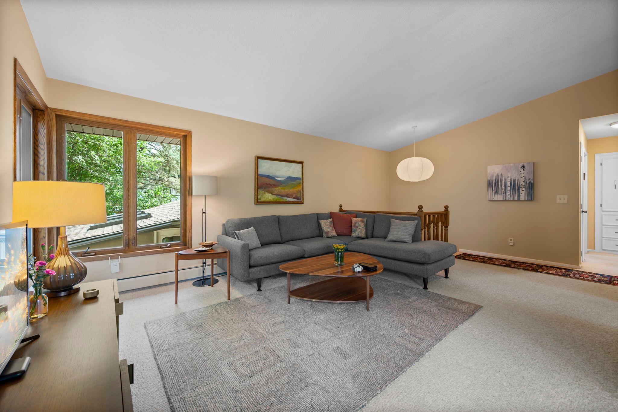 29-web-or-mls-2824 Fernwood St N -30.jpg