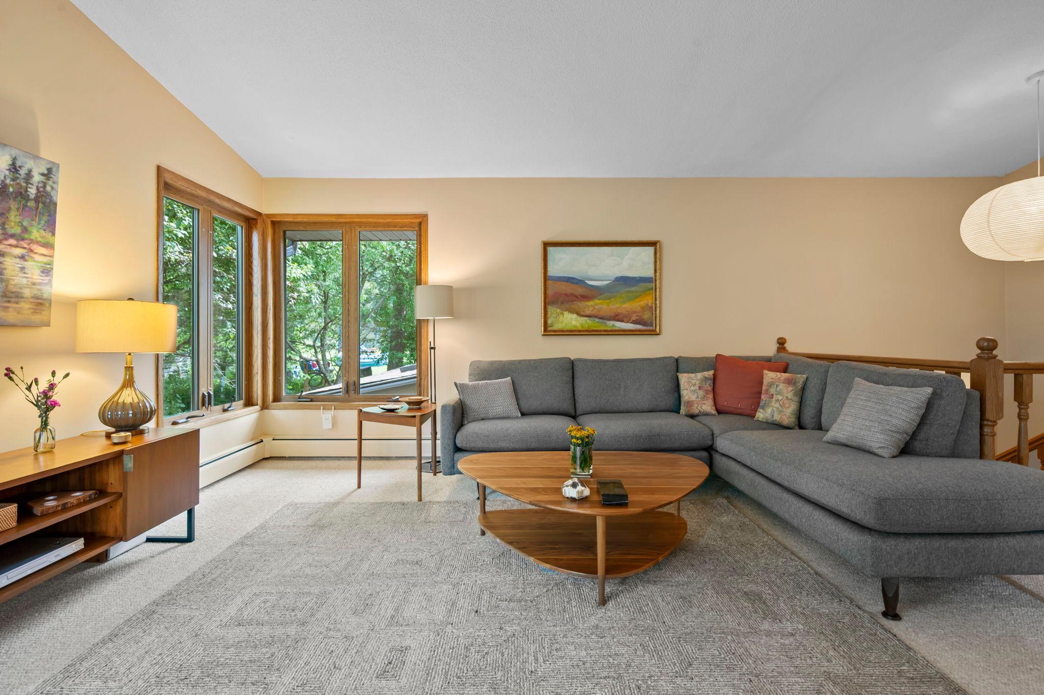 30-web-or-mls-2824 Fernwood St N -34.jpg