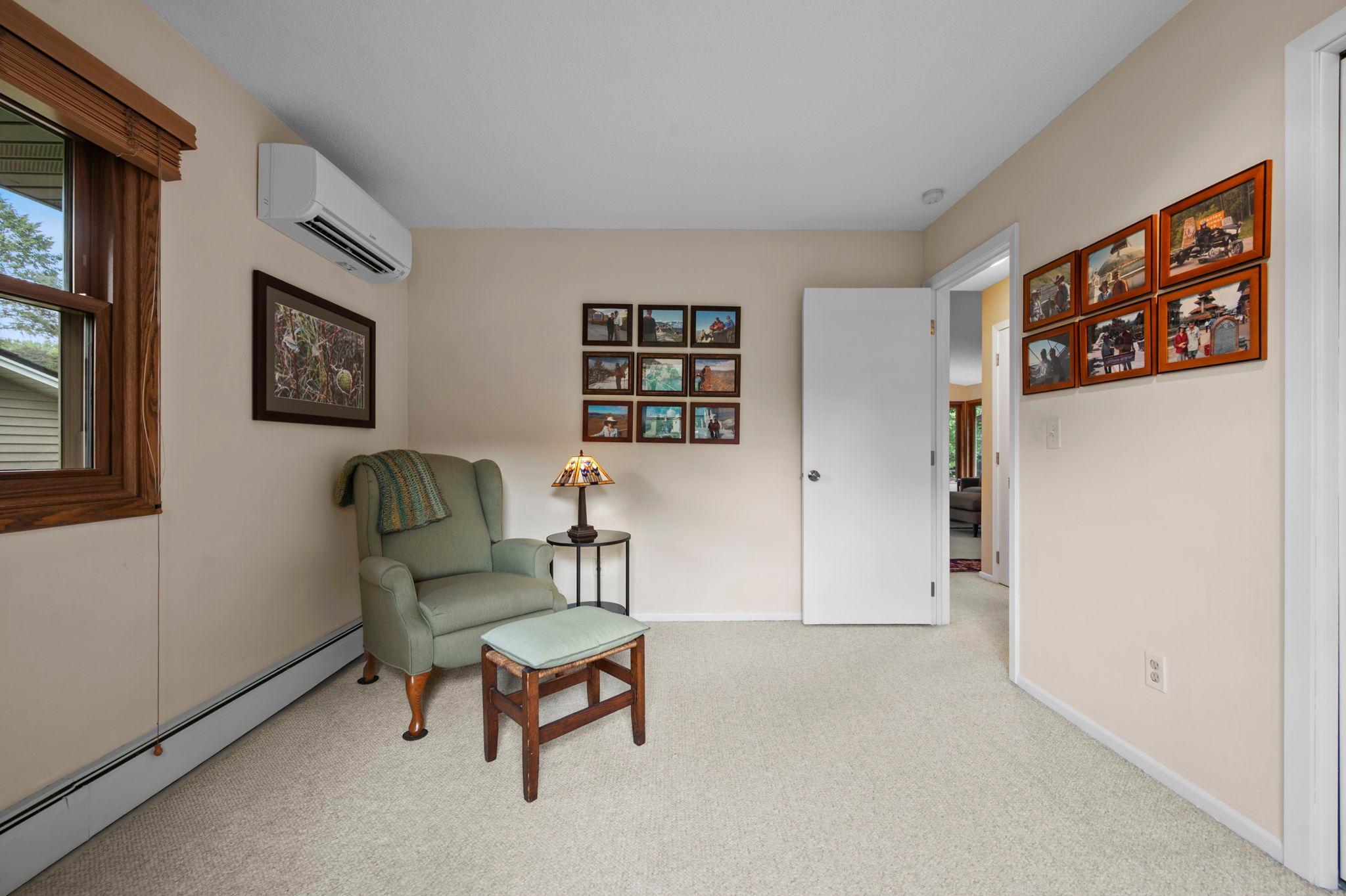 54-web-or-mls-2824 Fernwood St N -125.jpg