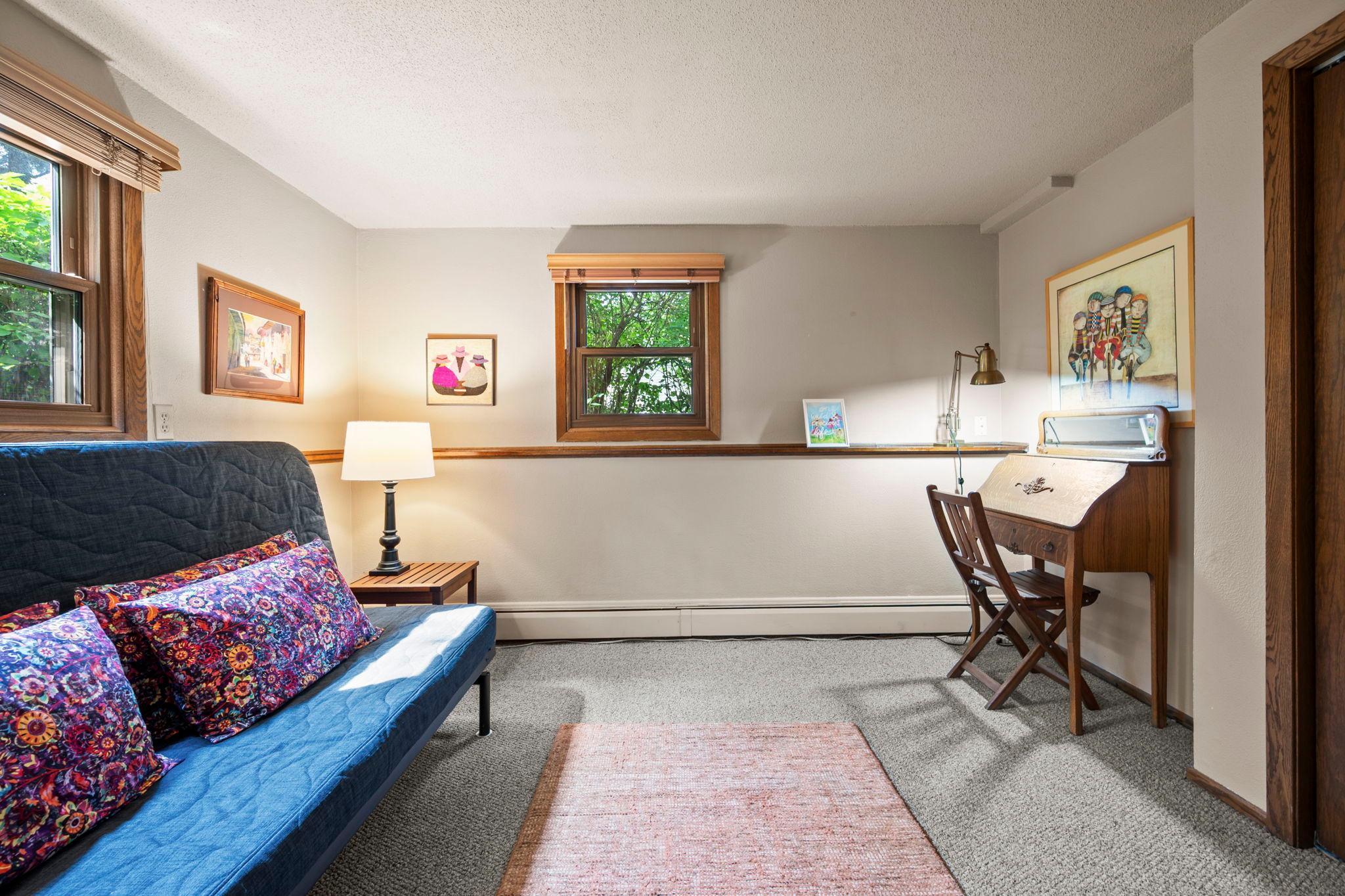62-web-or-mls-2824 Fernwood St N -185.jpg