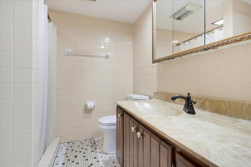 625 Summer Street NE, Minneapolis, MN 55413