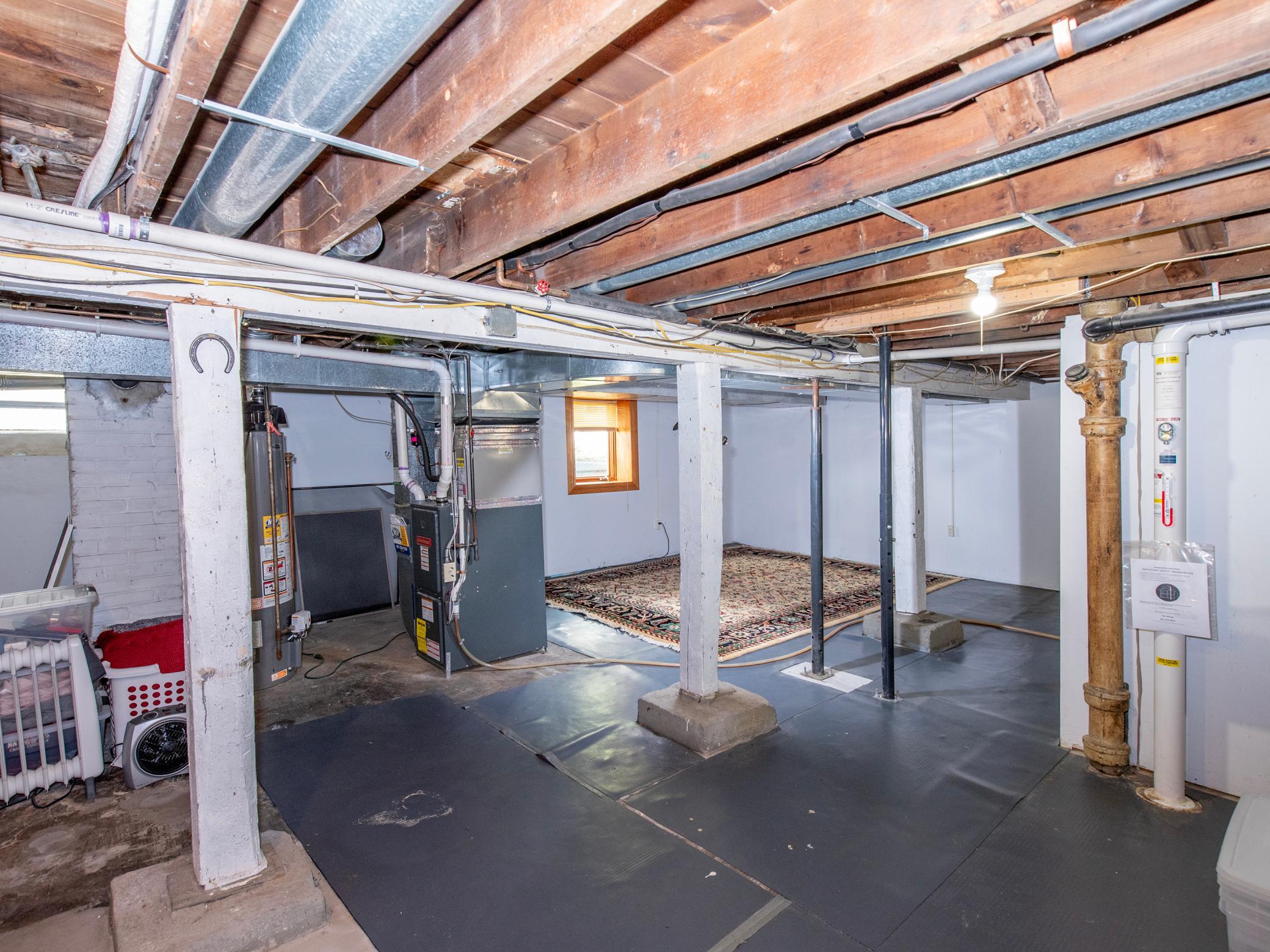 Newer HVAC, Radon mitigation installed