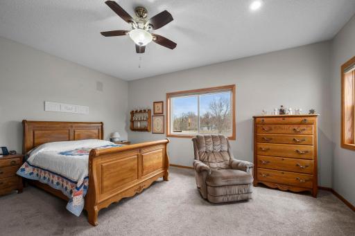 21-web-or-mls-18720 114th St SE-19 (2).jpg