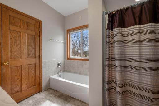 24-web-or-mls-18720 114th St SE-34 (2).jpg