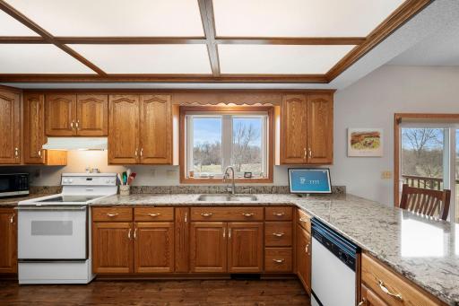 38-web-or-mls-18720 114th St SE-104.jpg