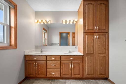 54-web-or-mls-18720 114th St SE-194 - Copy (3).jpg