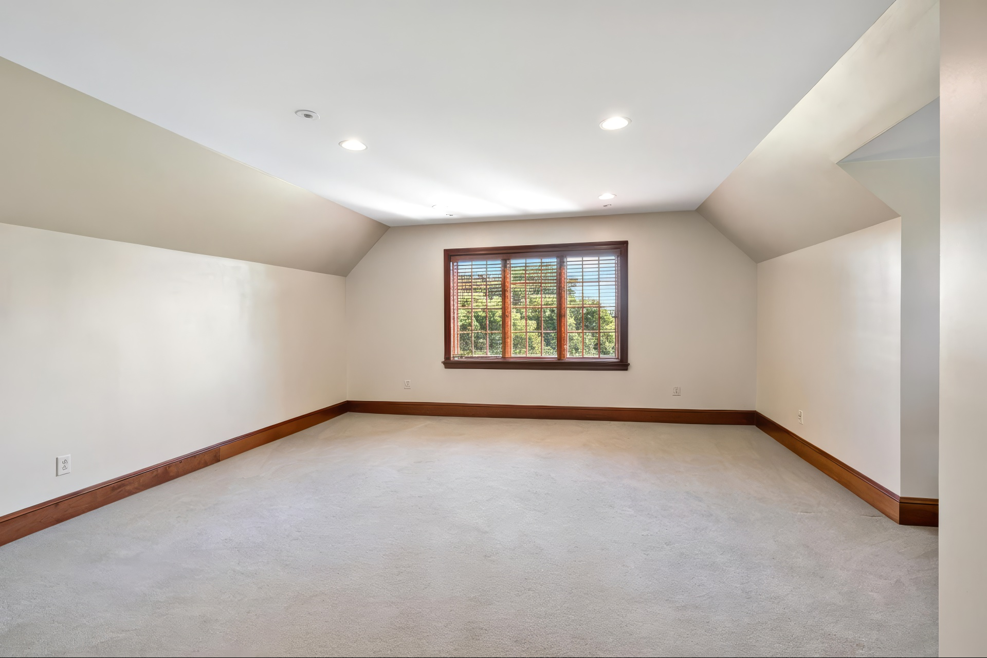 Versatile private living quarters create endless possibilities, from multigenerational living and guest accommodations to a media room, fitness studio, or executive office.