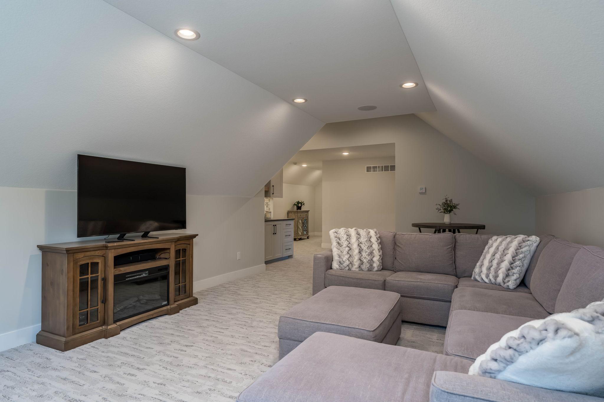 58-web-or-mls-29227-biehn-dr.jpg