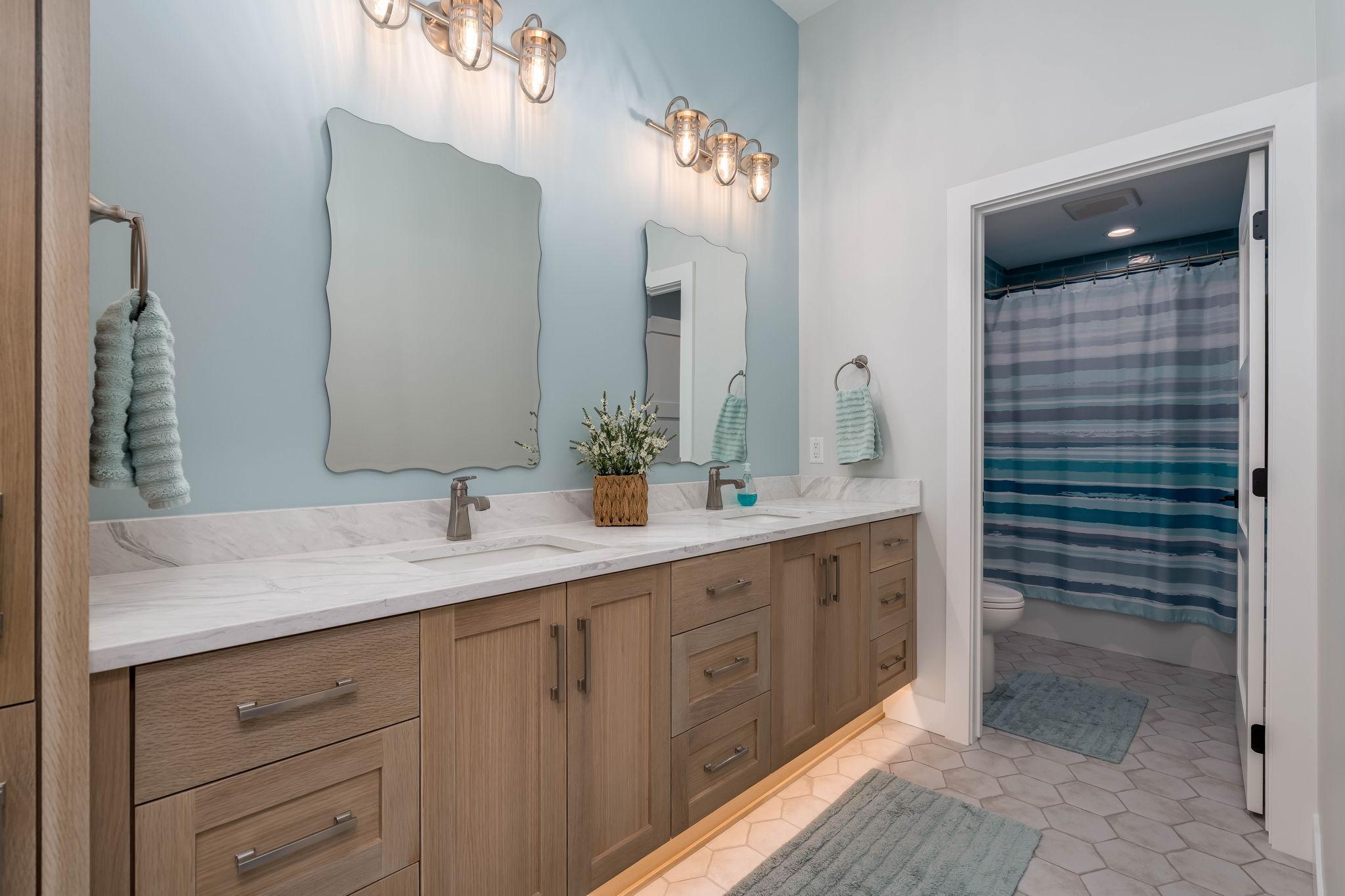 64-web-or-mls-29227-biehn-dr.jpg