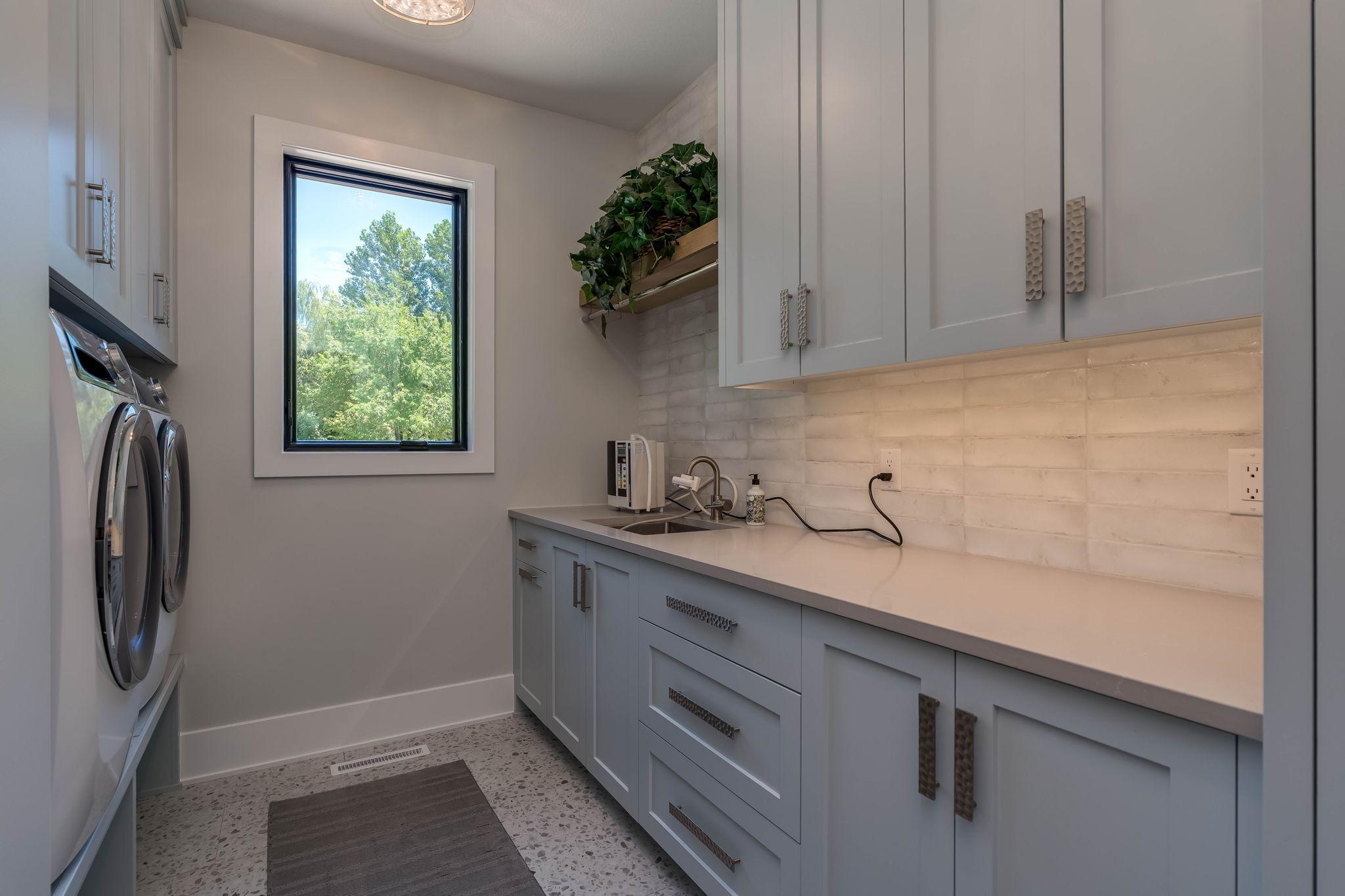 50-web-or-mls-29227-biehn-dr.jpg
