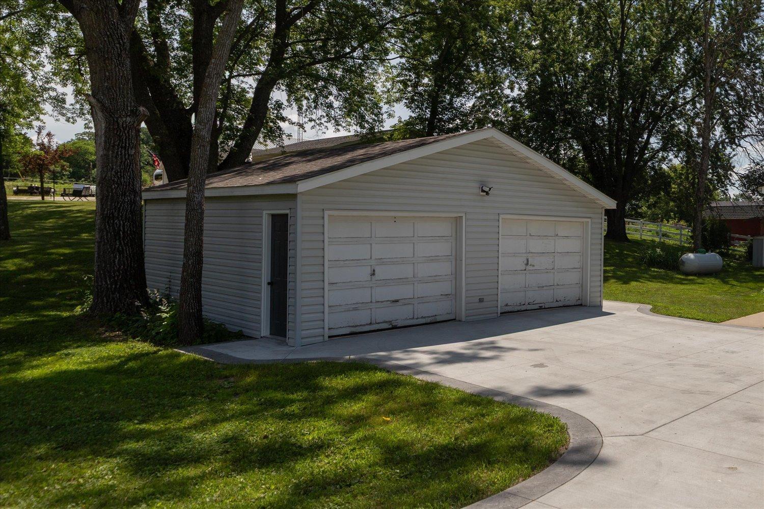 21-21-Garage.jpg