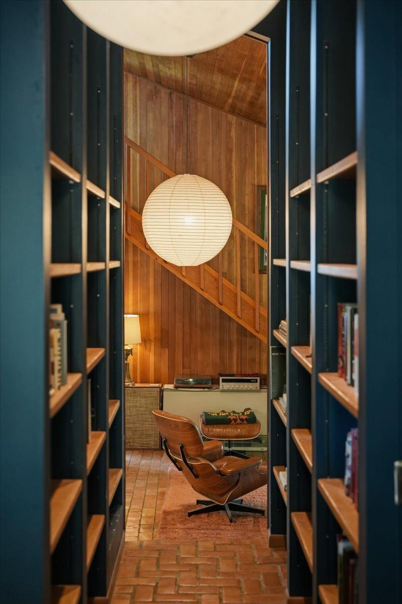 07-Hallway.jpg