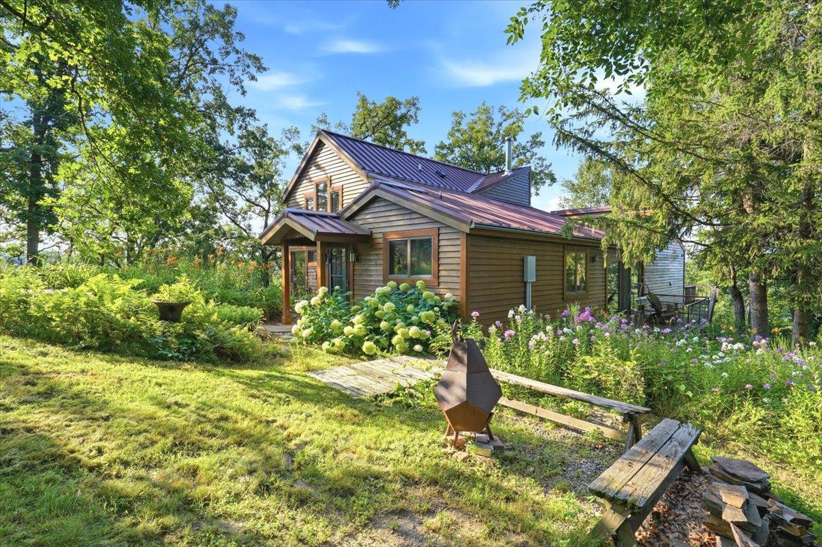 02-Front of Home.jpg