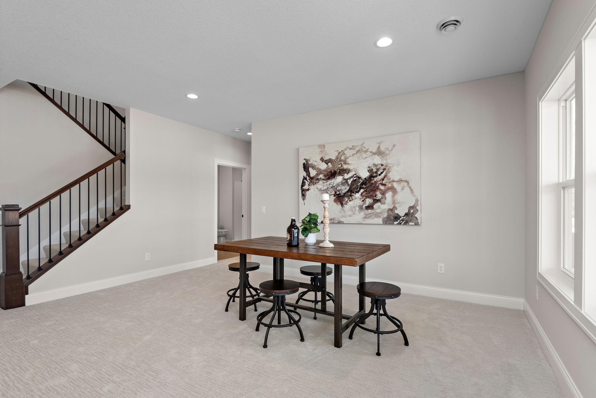 27-web-or-mls-3886-larabee-ave-ne.jpg