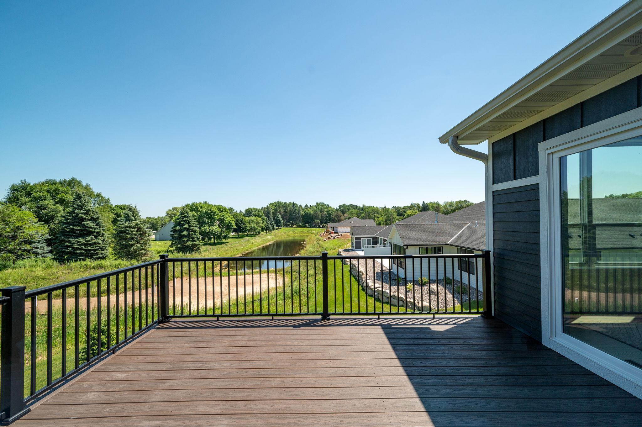 37-web-or-mls-3886-larabee-ave-ne.jpg