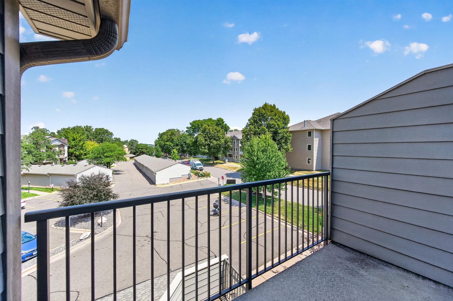 Quiet Balcony location