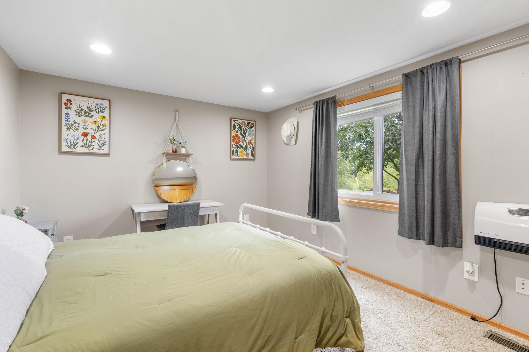 65-web-or-mls-5741 145th Ct NW-73.jpg