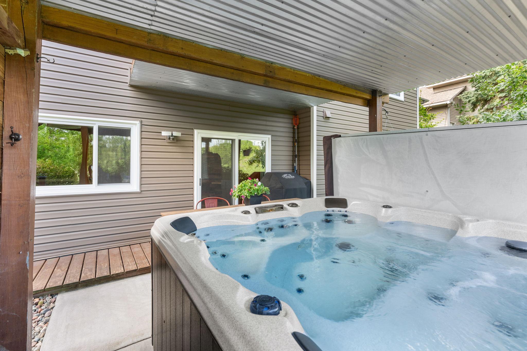 11-web-or-mls-5741 145th Ct NW-18.jpg