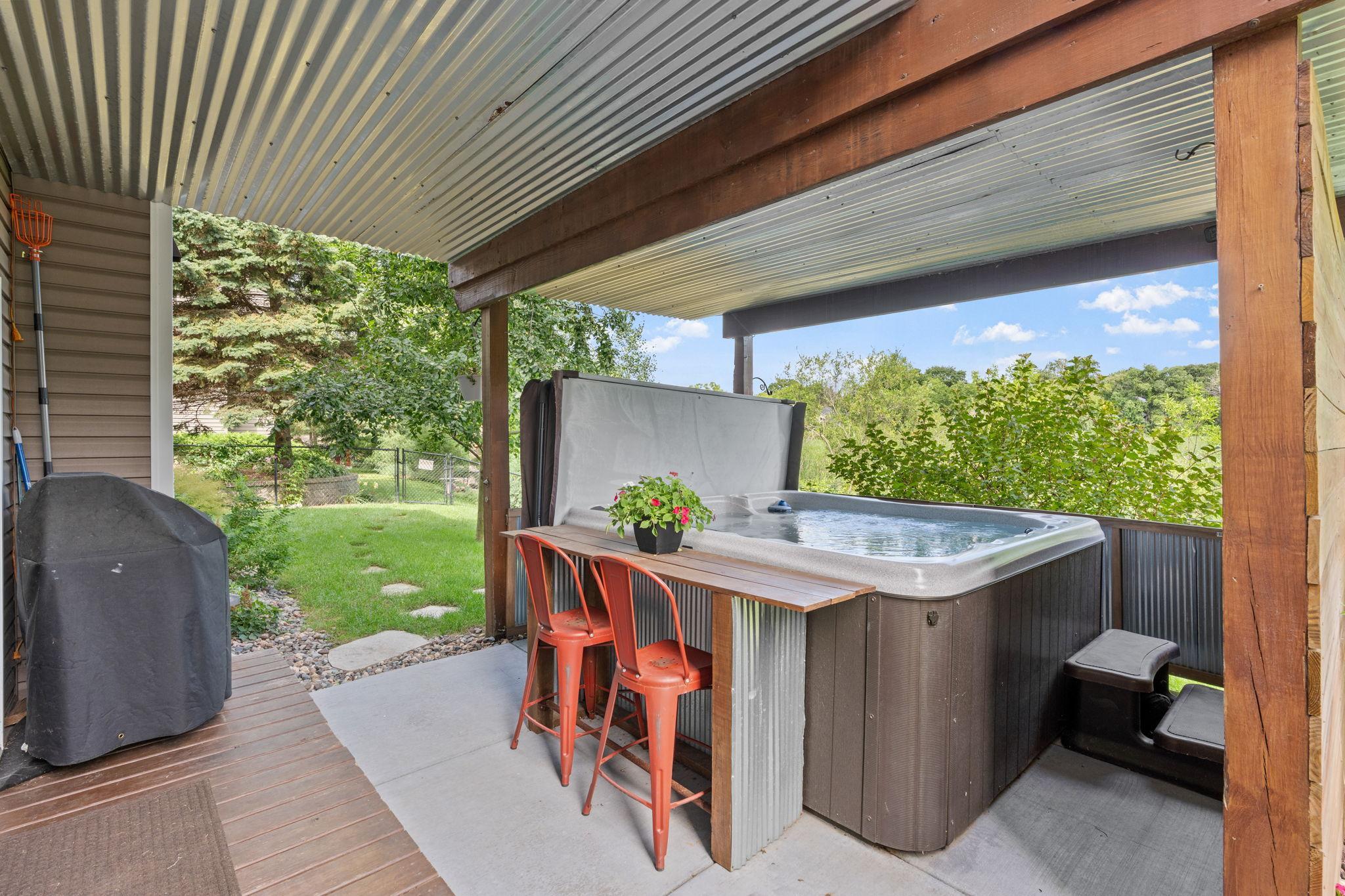 20-web-or-mls-5741 145th Ct NW-16.jpg